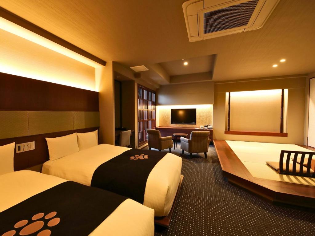 A traditional room at Ryotei Matsuya Honkan near Suizenji Garden