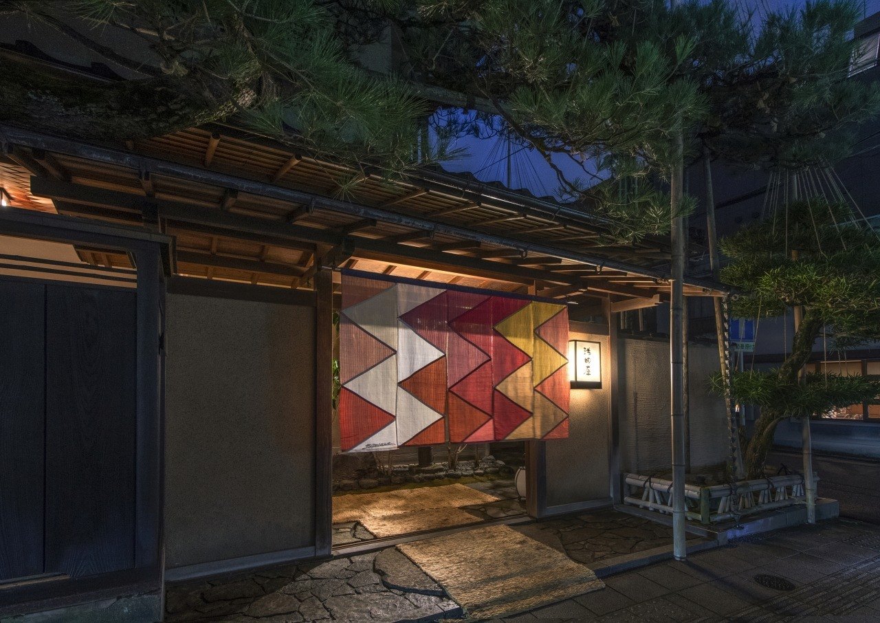 The entrance of Asadaya, a small ryokan in Kanazawa